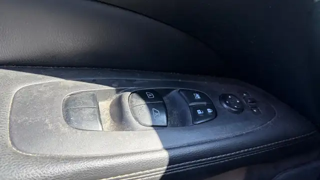 2015 Nissan Pathfinder S - Photo 20