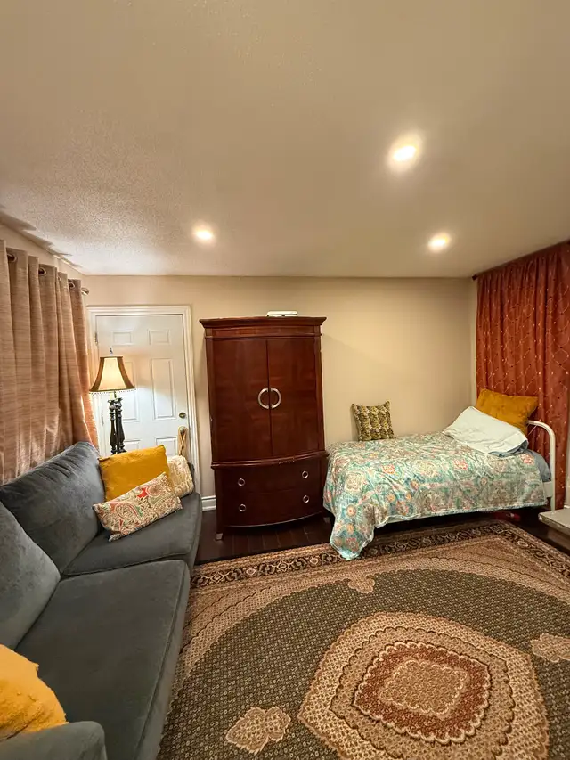 ROOM FOR RENT - Photo 7