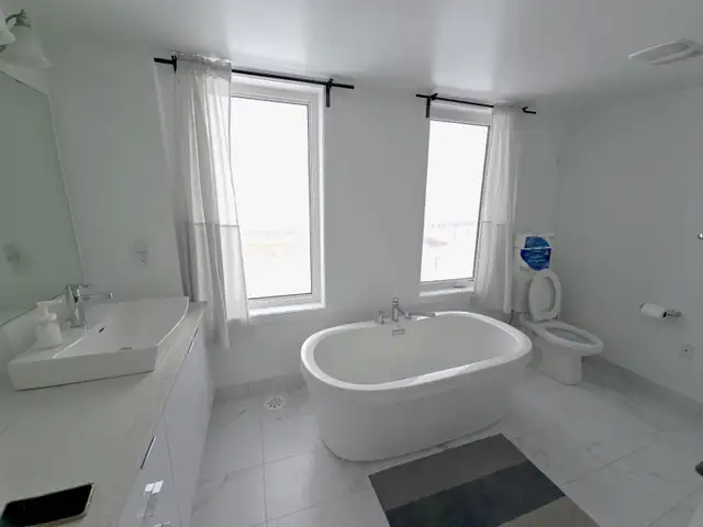 Room Rent Private Bathroom King Bed Daily Weekly Keele Wilson - Photo 5