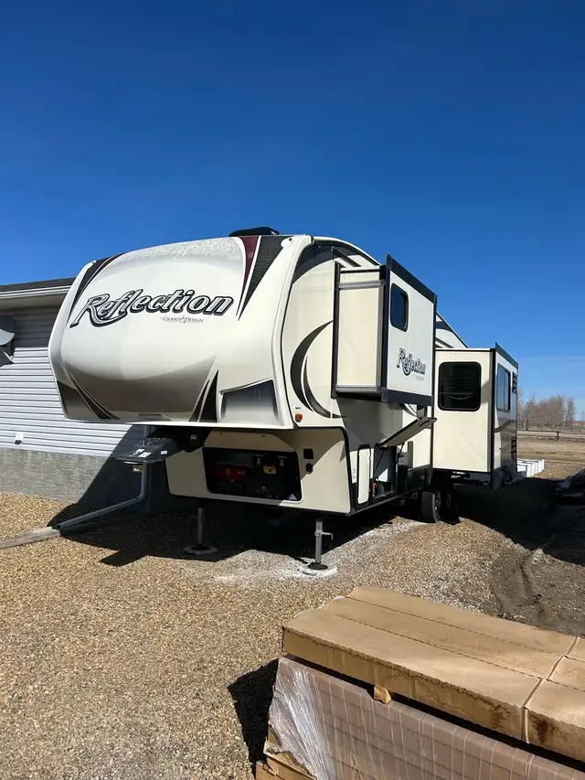 2019 Grand Reflections 28BH 5th Wheel