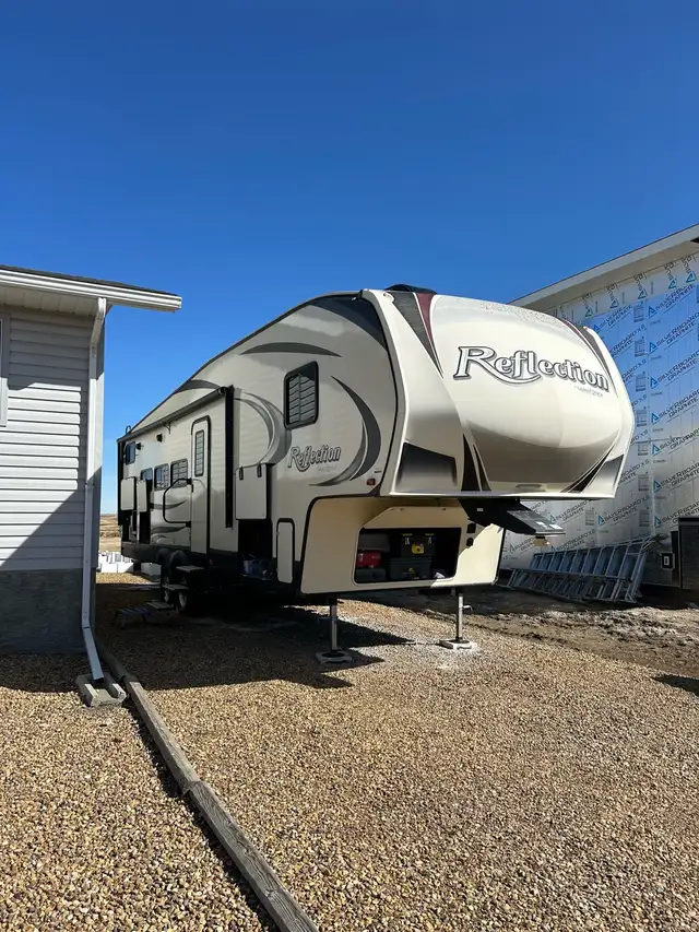 2019 Grand Reflections 28BH 5th Wheel - Photo 2