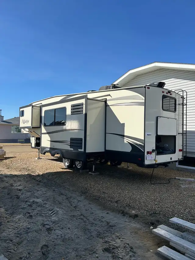 2019 Grand Reflections 28BH 5th Wheel - Photo 3