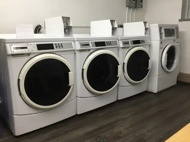 2 bedroom April 15 - Photo 3