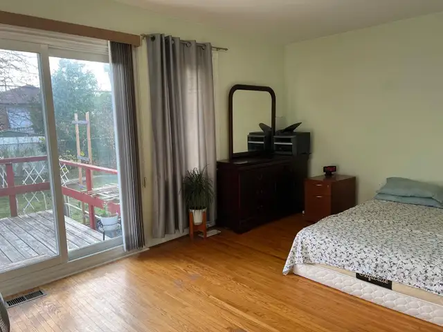 Scarborough house for rent (Main floor) - Photo 5