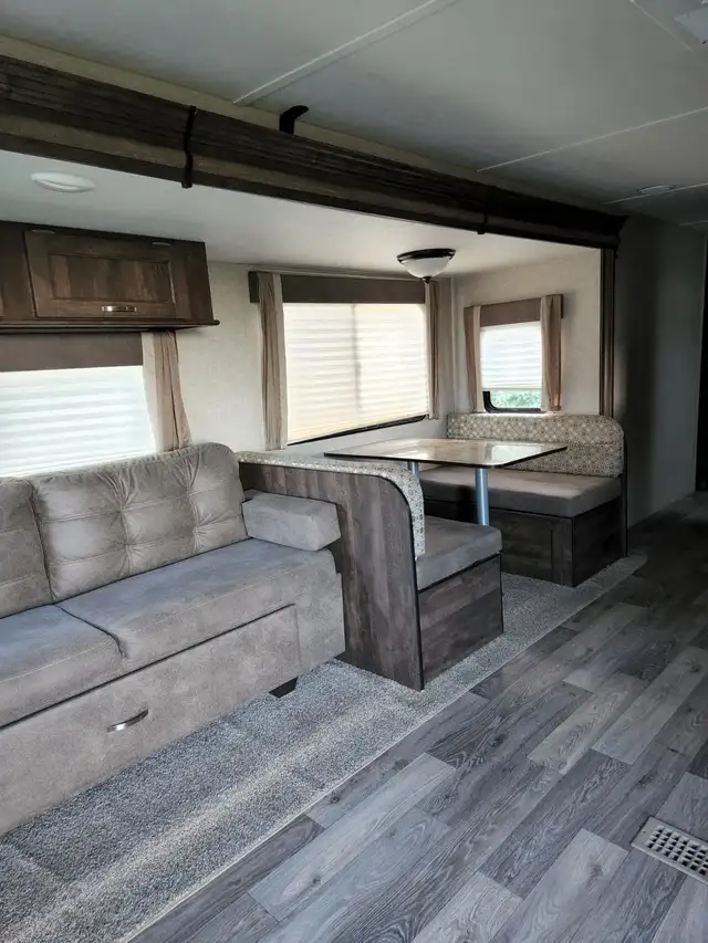 Forest River Holiday Trailer - Photo 6