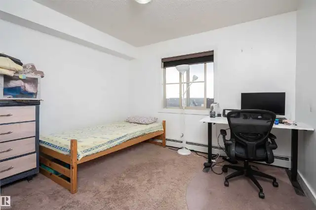 Private room for rent - Photo 4