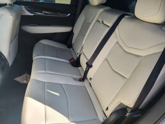 2024 Cadillac XT5 AWD Sport Local Trade, Navigation, Moonroof, H - Photo 2