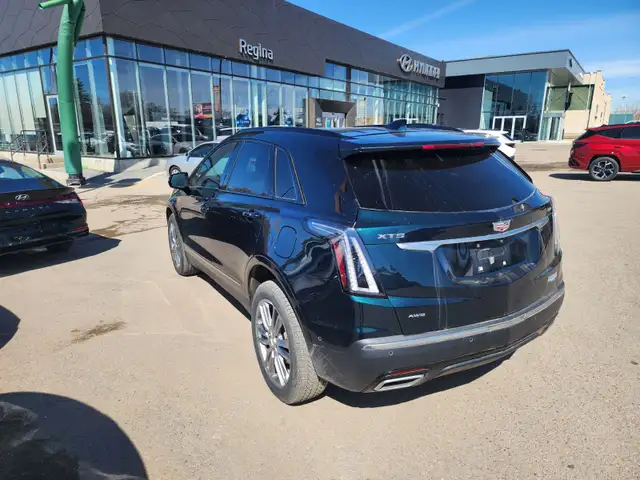 2024 Cadillac XT5 AWD Sport Local Trade, Navigation, Moonroof, H - Photo 4