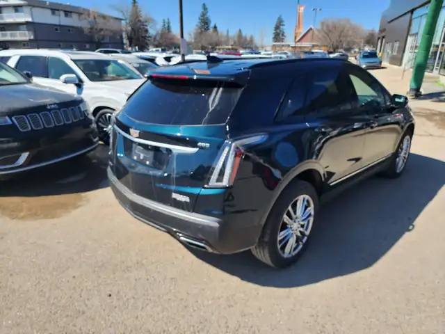 2024 Cadillac XT5 AWD Sport Local Trade, Navigation, Moonroof, H - Photo 5