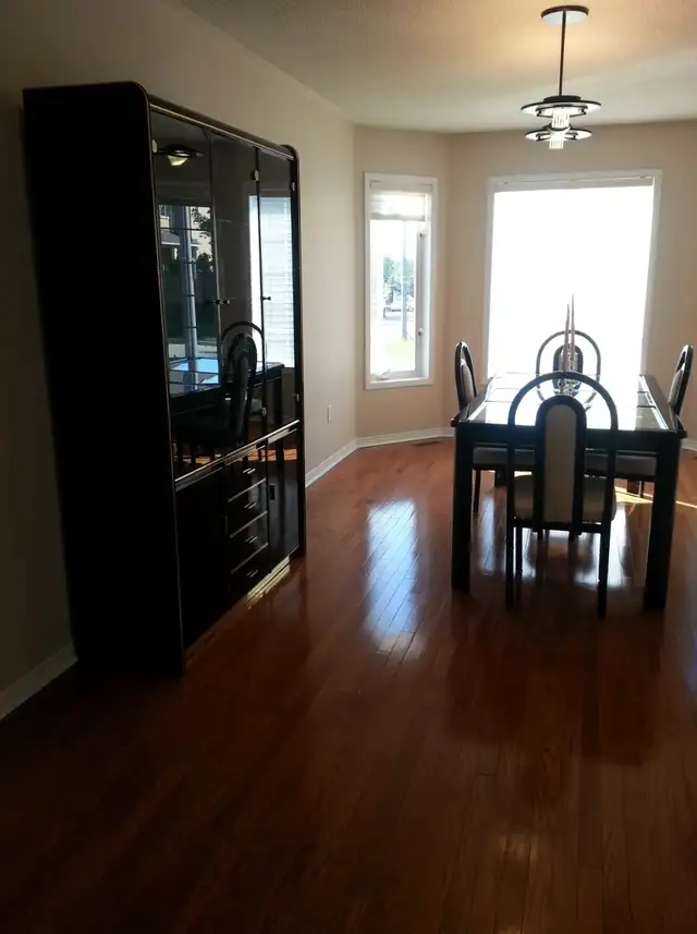 Huge Master Bedroom For Rent In Mississauga - Photo 5