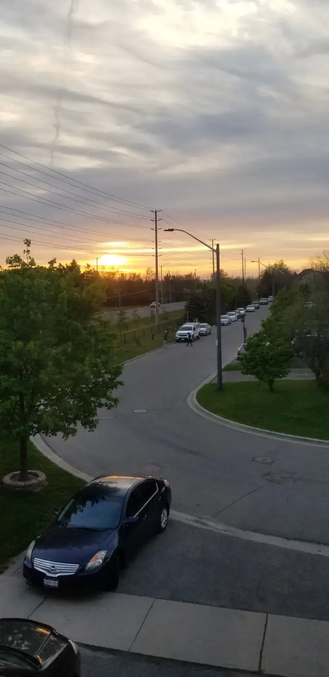 Huge Master Bedroom For Rent In Mississauga - Photo 10