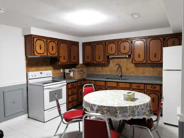 New separate entrance BSM $2080 @Dufferin & Steeles - Photo 5