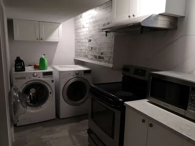 Private Furnished room 401/404 Sheppard/Pharmacy/Finch April/May - Photo 5