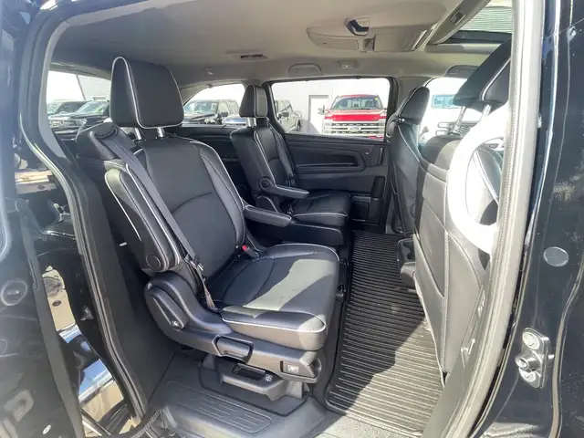 2022 Honda Odyssey Touring 7-Passenger/NAVI/B.CAM/DVD/LEATHER/SU - Photo 12