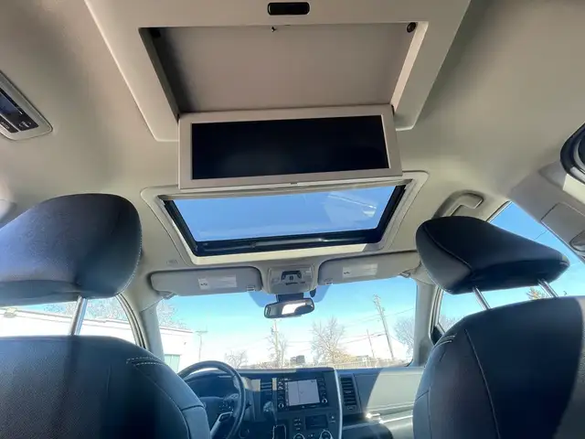 2020 Toyota Sienna SE AWD 7-Passenger/NAVI/CAM/DVD/LEATHER/SUNRO - Photo 15