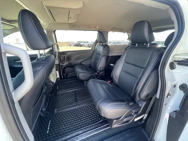 2020 Toyota Sienna SE AWD 7-Passenger/NAVI/CAM/DVD/LEATHER/SUNRO - Photo 18
