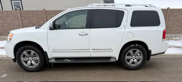 2011 Nissan Armada Platinum Pkg - Auto - 7pass - DVD