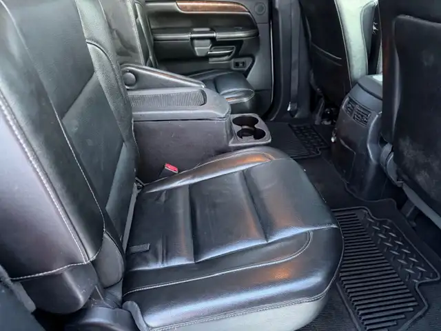 2011 Nissan Armada Platinum Pkg - Auto - 7pass - DVD - Photo 9