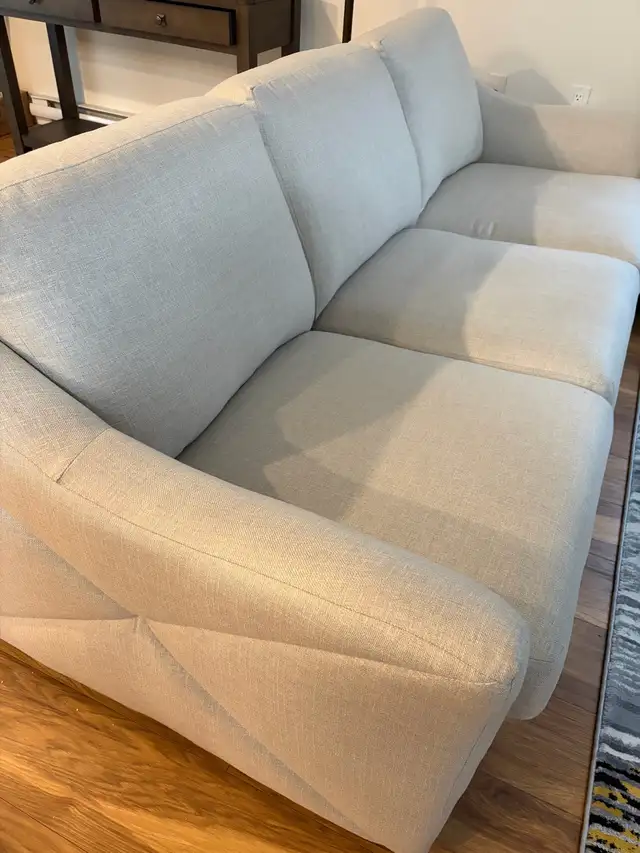 RK Furniture White Couch - Photo 2