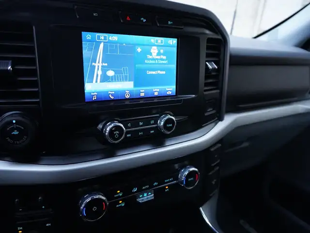 2023 Ford F-150 POWERBOOST FULL HYBRID, CLEAN HARD TO GET TRUCK! - Photo 10