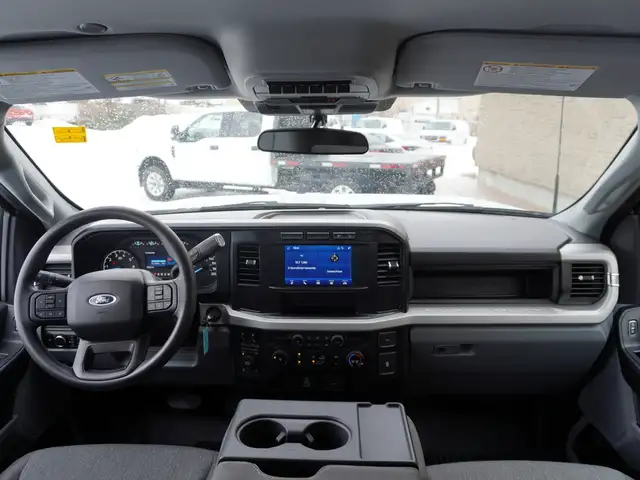 2024 Ford F-250 LIKE NEW - FX4 Crew Cab LONG BOX!! LOW KMS!! - Photo 4