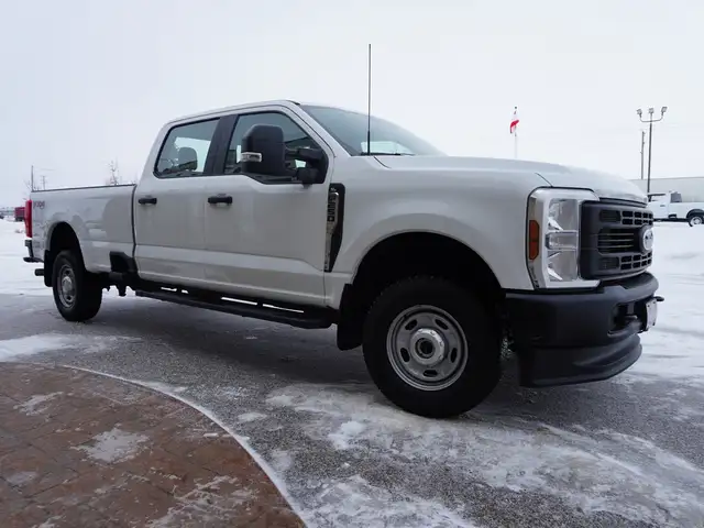 2024 Ford F-250 LIKE NEW - FX4 Crew Cab LONG BOX!! LOW KMS!! - Photo 8