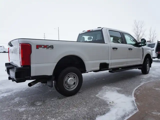 2024 Ford F-250 LIKE NEW - FX4 Crew Cab LONG BOX!! LOW KMS!! - Photo 10