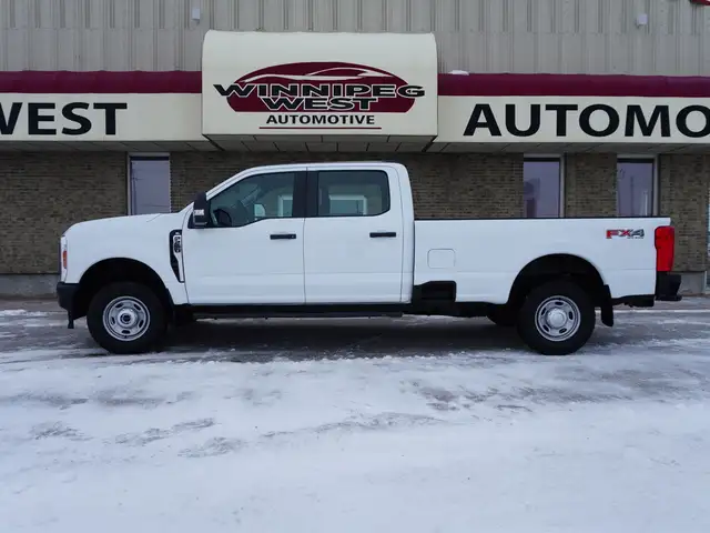 2024 Ford F-250 LIKE NEW - FX4 Crew Cab LONG BOX!! LOW KMS!! - Photo 12