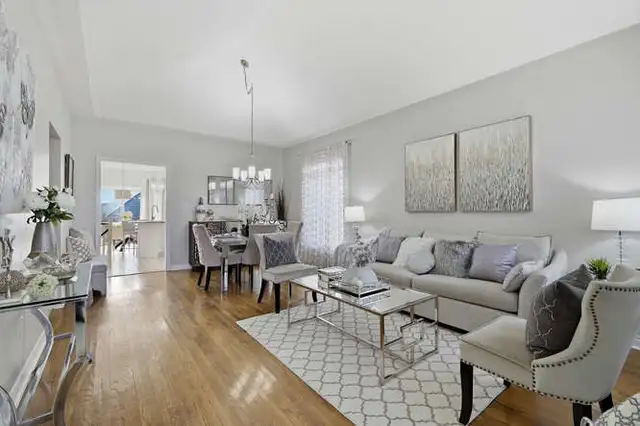 Just LISTED 2   2 Detached BUNGALOW in Pickering ON - Photo 2