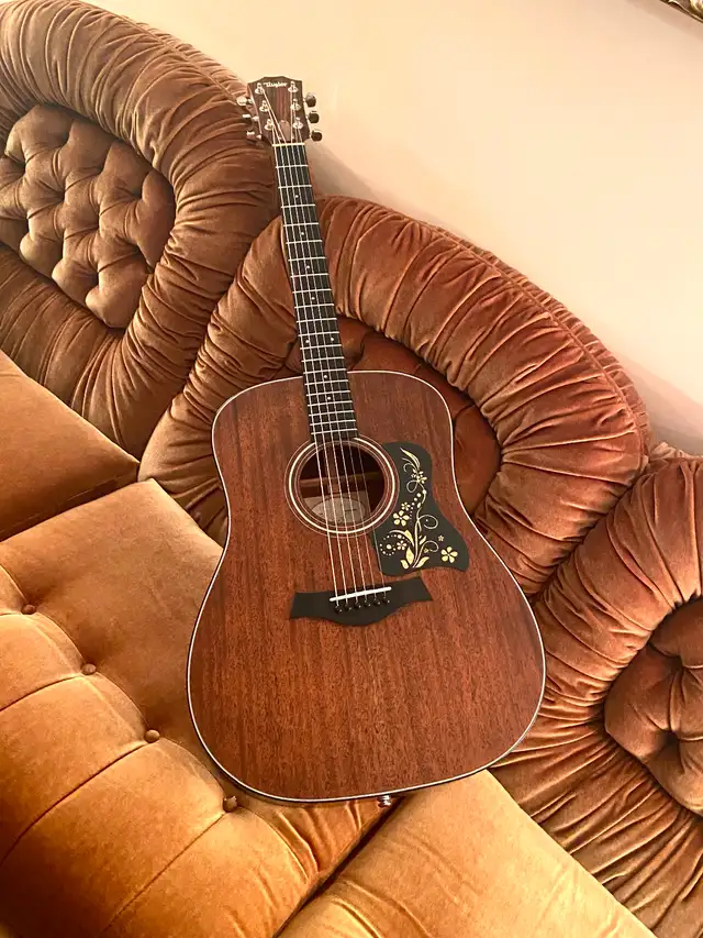 TAYLOR 320 All SOLID Mohagany Acoustic Guitar with CASE - Photo 9