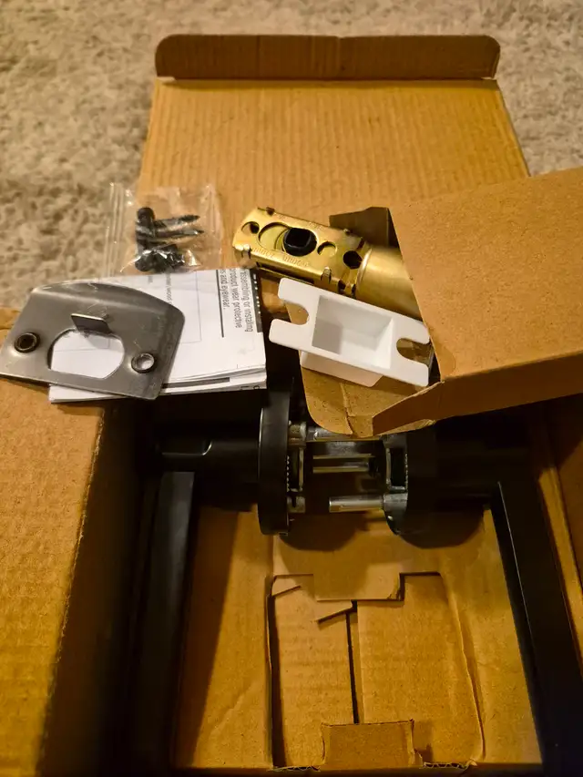 Three keys lhandle lock for sale - Photo 2