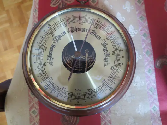 Vintage Barometers - Photo 3