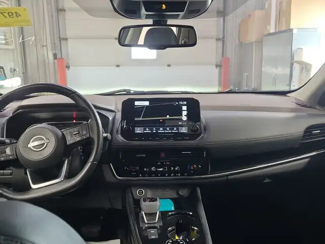 2023 Nissan Rogue SL AWD - Panoramic Roof, Navigation, Leather - Photo 4