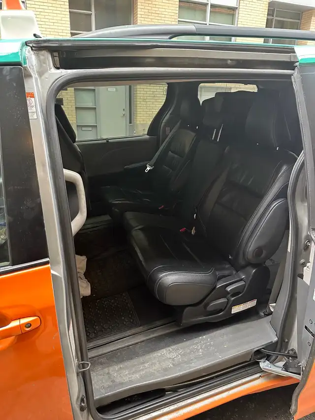 URGENT - 2015 Toyota Sienna Wheelchair Accessible Van - Photo 3