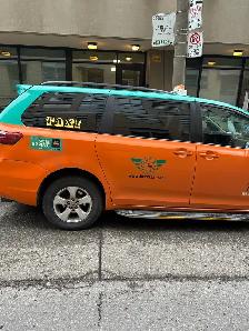 URGENT - 2015 Toyota Sienna Wheelchair Accessible Van - Photo 4