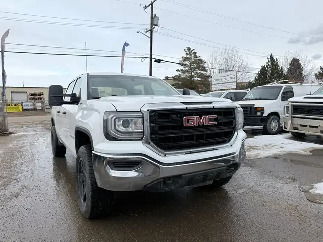 2018 GMC SIERRA 1500 CREW CAB 4X4, 5.3L, V8, Clean Carfax, Back - Photo 3