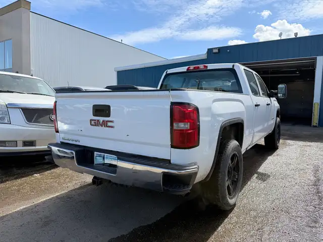 2018 GMC SIERRA 1500 CREW CAB 4X4, 5.3L, V8, Clean Carfax, Back - Photo 7