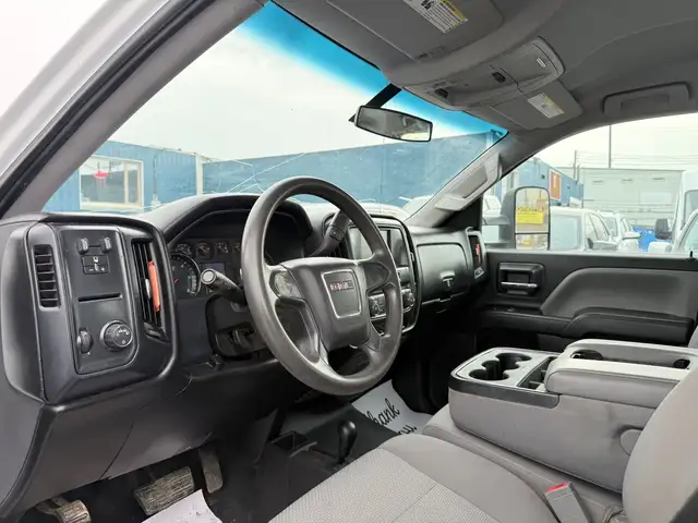 2018 GMC SIERRA 1500 CREW CAB 4X4, 5.3L, V8, Clean Carfax, Back - Photo 10