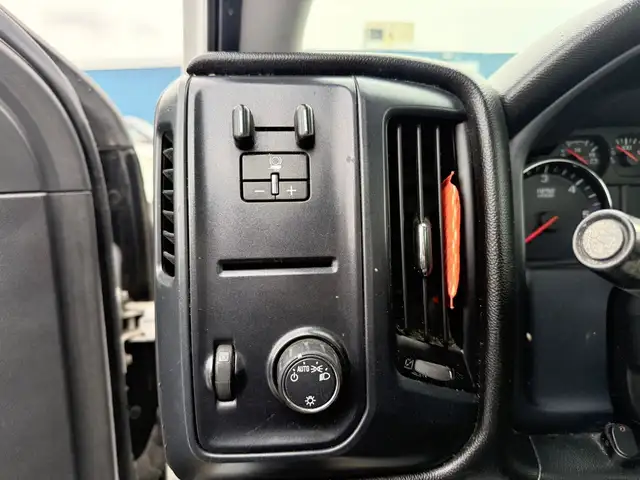 2018 GMC SIERRA 1500 CREW CAB 4X4, 5.3L, V8, Clean Carfax, Back - Photo 13