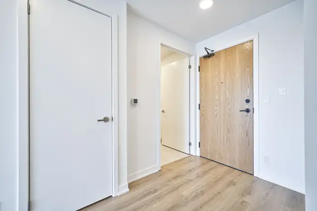 Luxury 1 BED   DEN Condo – The Thornhill, 7950 Bathurst - Photo 3