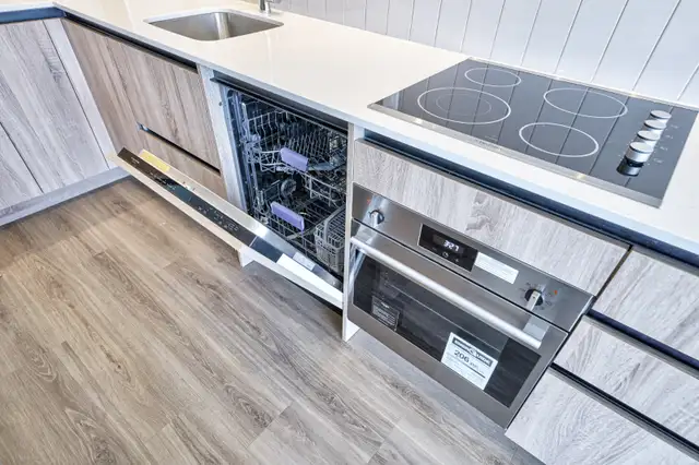 Luxury 1 BED   DEN Condo – The Thornhill, 7950 Bathurst - Photo 13