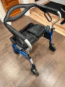 WALKER (HEIGHT ADJUSTABLE)