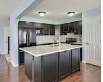 Main floor 3 bed.2.5 bath, bonus room and attached double garage - Photo 4