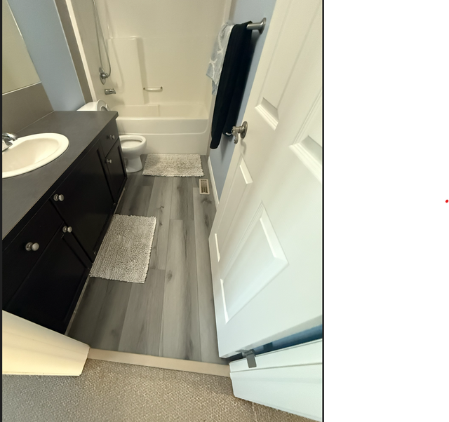 Main floor 3 bed.2.5 bath, bonus room and attached double garage - Photo 10