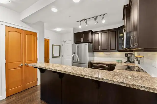 Langley Condo Rental - Photo 2