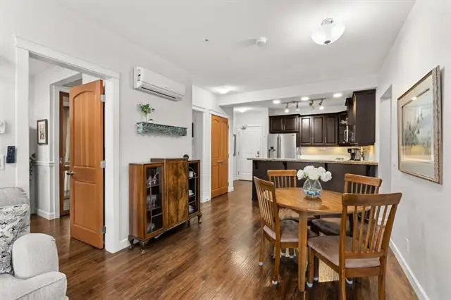 Langley Condo Rental - Photo 4