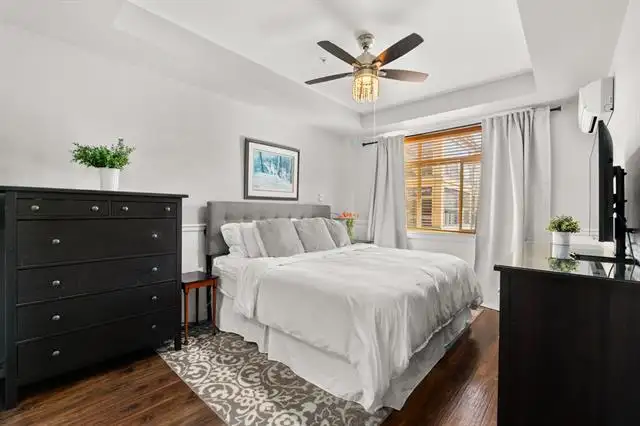 Langley Condo Rental - Photo 6