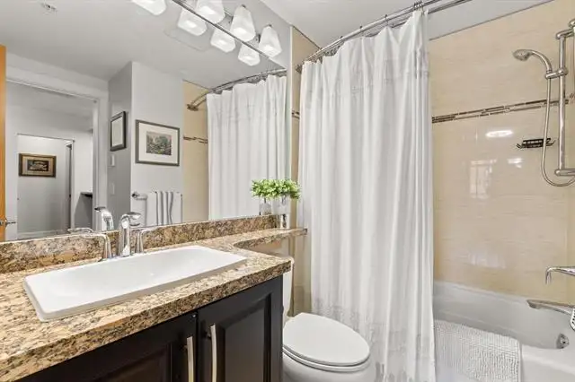 Langley Condo Rental - Photo 9