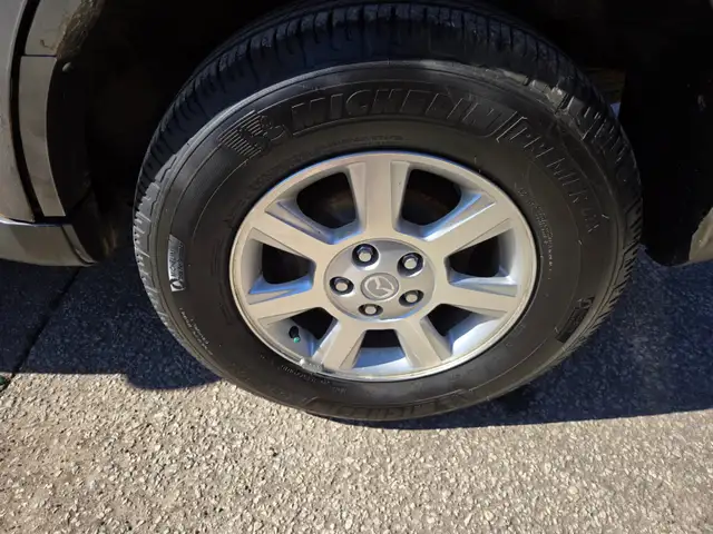 2011 Mazda Tribute AWD V6 Auto GX - Photo 8