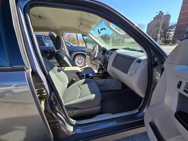2011 Mazda Tribute AWD V6 Auto GX - Photo 10